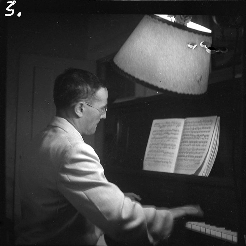 Laurence Feininger at the Piano III