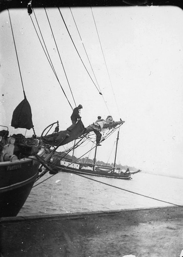 Sailors on the Bowsprit of the Fortuna