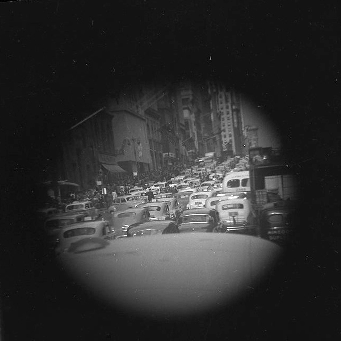 Fifth Ave. Traffic Congestion, with Policeman [Telescope view]