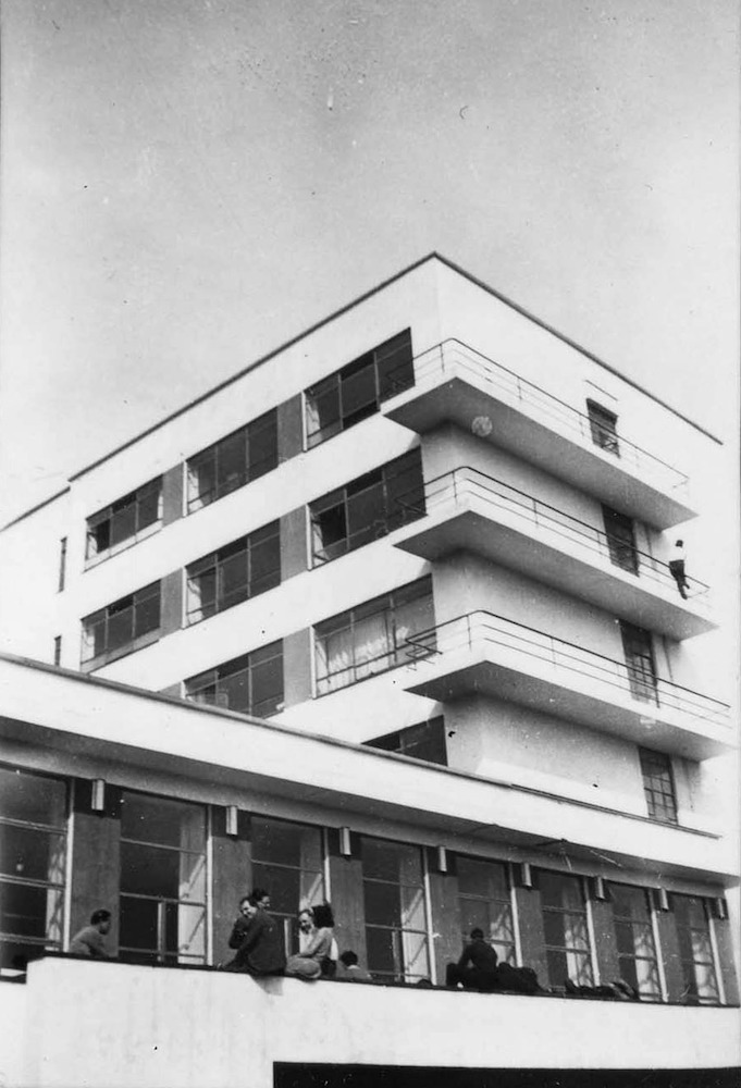 Bauhaus building, side view (Prellerhaus) [Authorship uncertain]