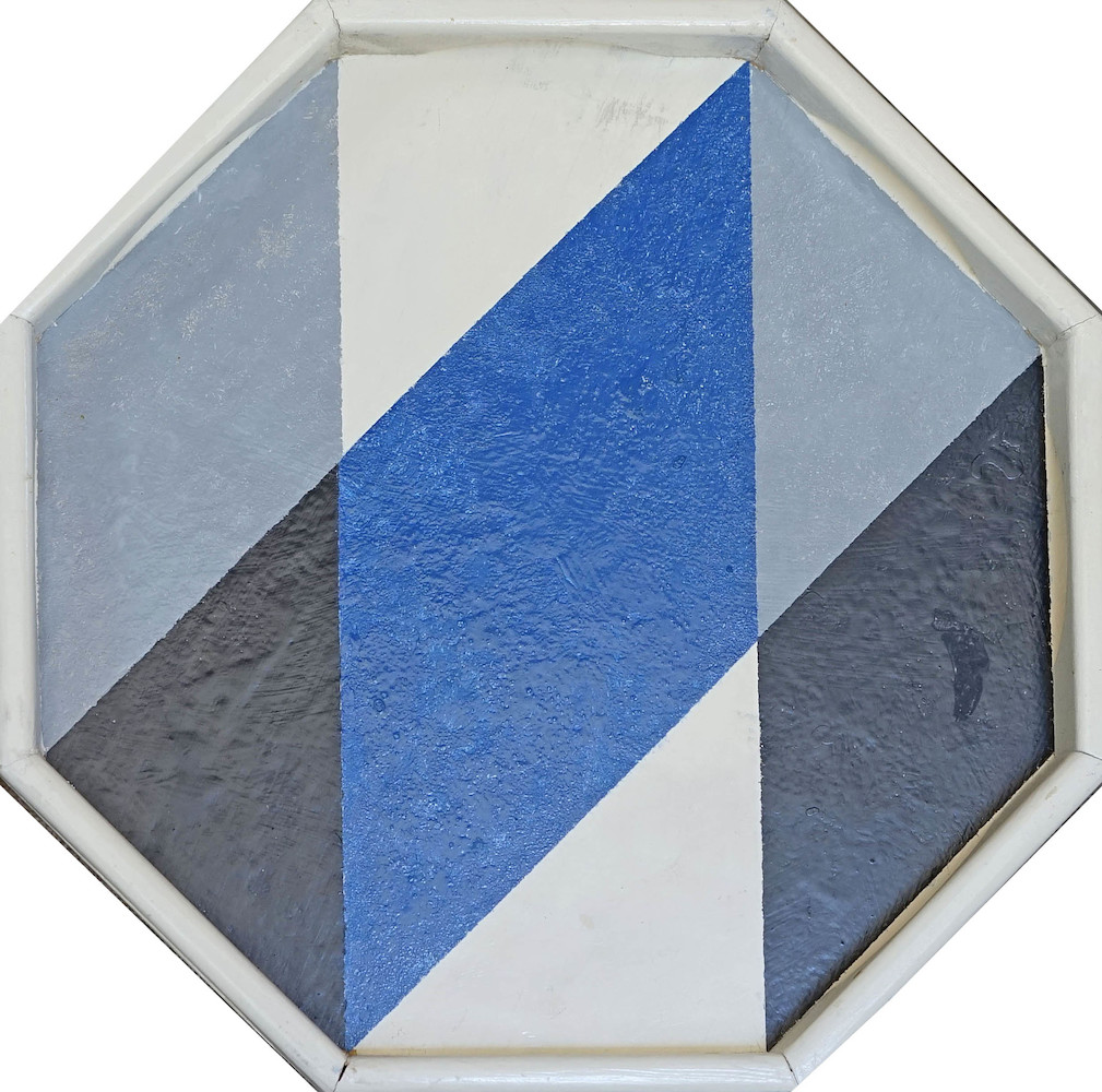Tablett II. Design Blau, Schwarz, Weiß und Grau