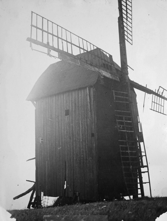 Ruine einer Windmühle, Triebs bei Deep, Pommern*