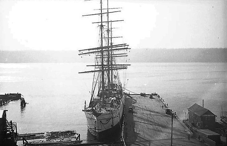 Three-masted Sailer 