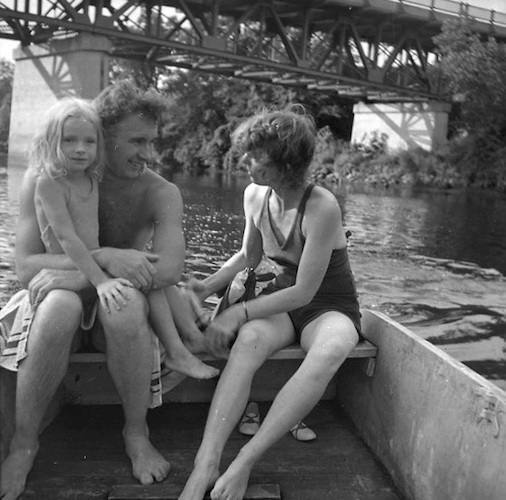 Karsten, Eleanor and Rowena Stapelfeld on the Housatonic River