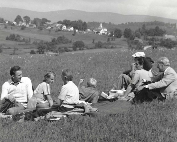 Picnic in Connecticut. Karsten, Eleanor und Roelof Stapelfeld, Fam. Kortheuer und Julia und Lyonel Feininger