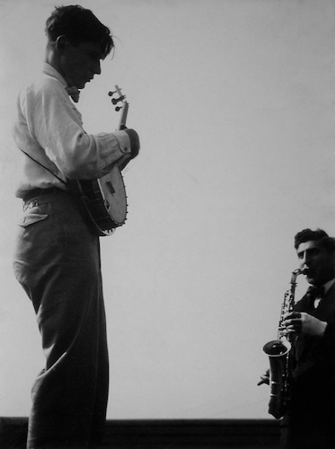 Members of the Bauhaus with musical Instruments III. Waldemar (Waldi) Alder with banjo, Josef Tokayer with alto saxophon