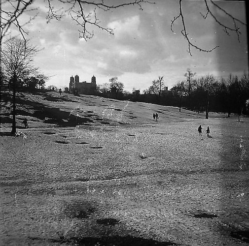 Central Park. Schneeschmelze VI, The Beresford
