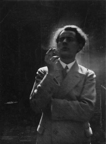 Clemens Röseler smoking, backlight image