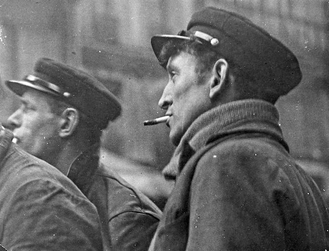 Workers in Paris. Two men of the Faubourg St. Denis