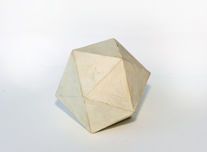 Icosahedron (Platonic body from twenty triangles)