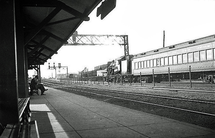 Platform with waiting Man, 